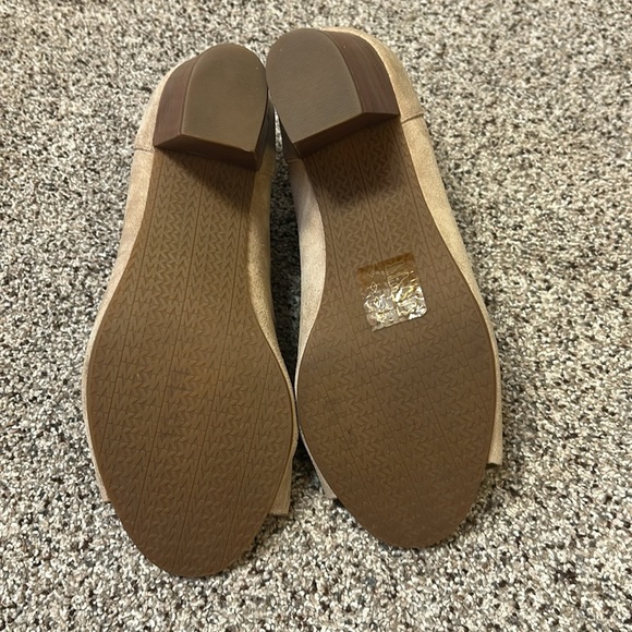 MICHAEL Michael Kors Elsie Cutout Lace-Up Suede Bootie Size 9.5 - Picture 16 of 16